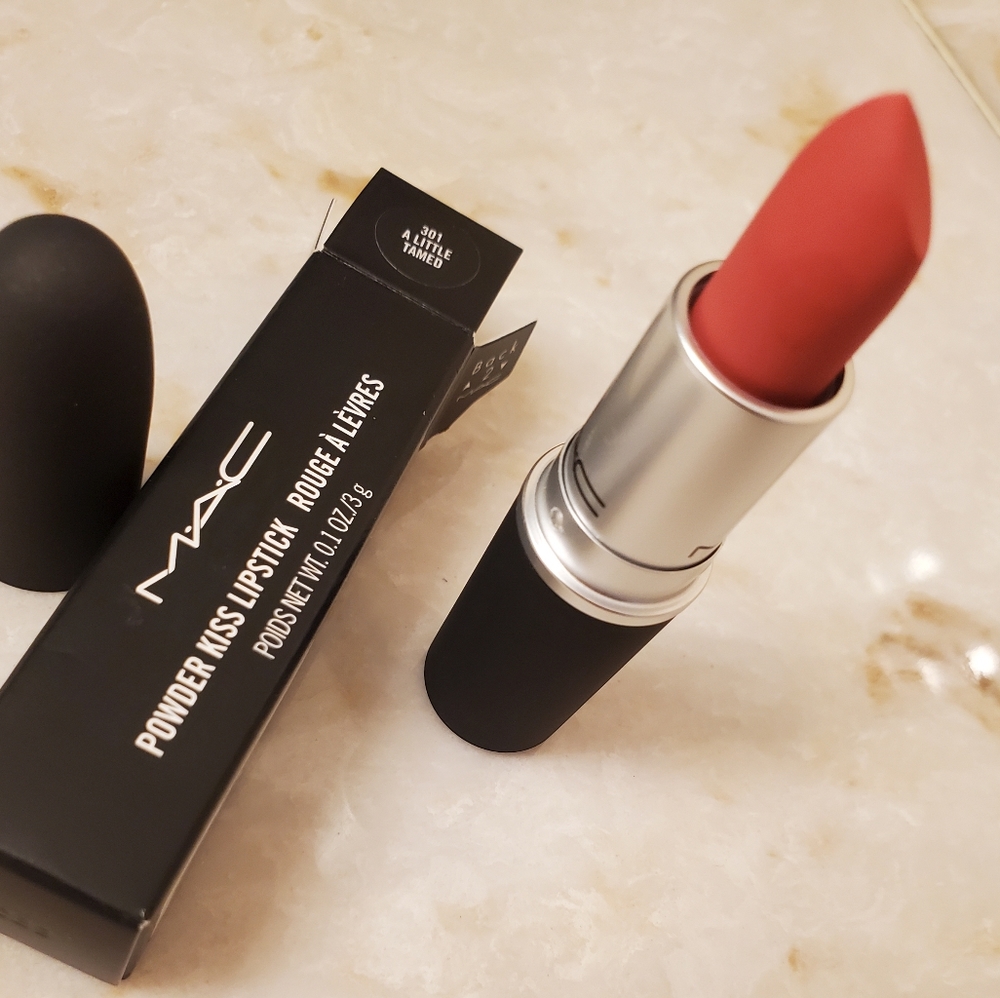 MAC "A LITTLE TAMED" POWDER ๐ ๐ - Picture 10 of 12